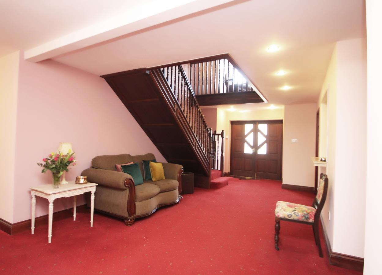 Vale Park Hotel Barry Esterno foto