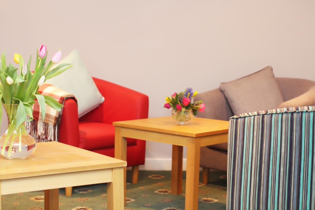 Vale Park Hotel Barry Esterno foto