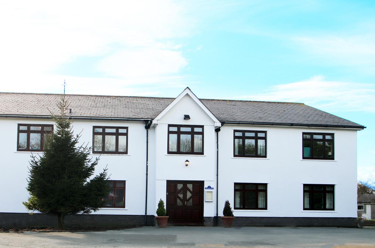 Vale Park Hotel Barry Esterno foto